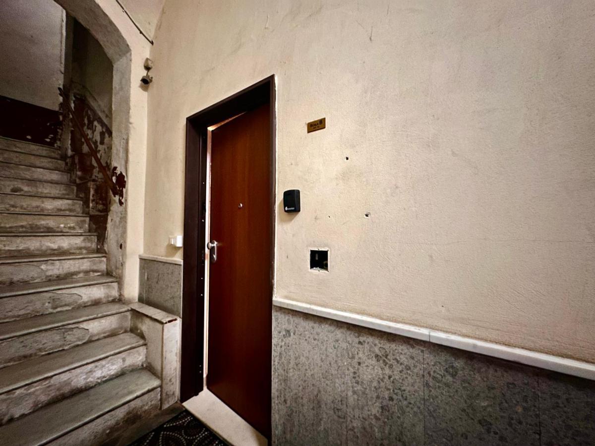 Window In The Stone Naples Hotel Exterior photo